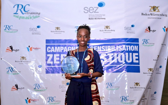 Kelly NAHIGOMBEYE, jeune environnementaliste passionnée par la mode